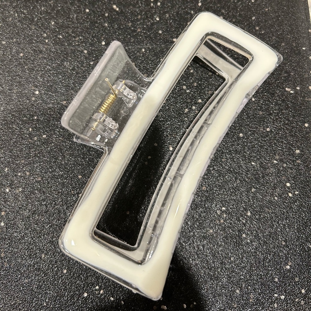 Large white claw clip